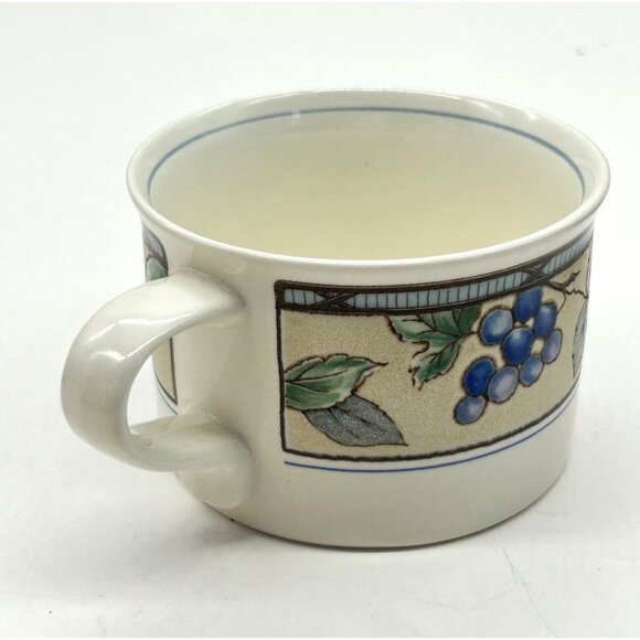 Mikasa Garden Harvest Intaglio CAC29 Cup & Saucer Set Pears Grapes Fruit Vintage - Picture 9 of 11